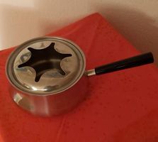 Pfännchen mit Gabeln f. Fleischfondue