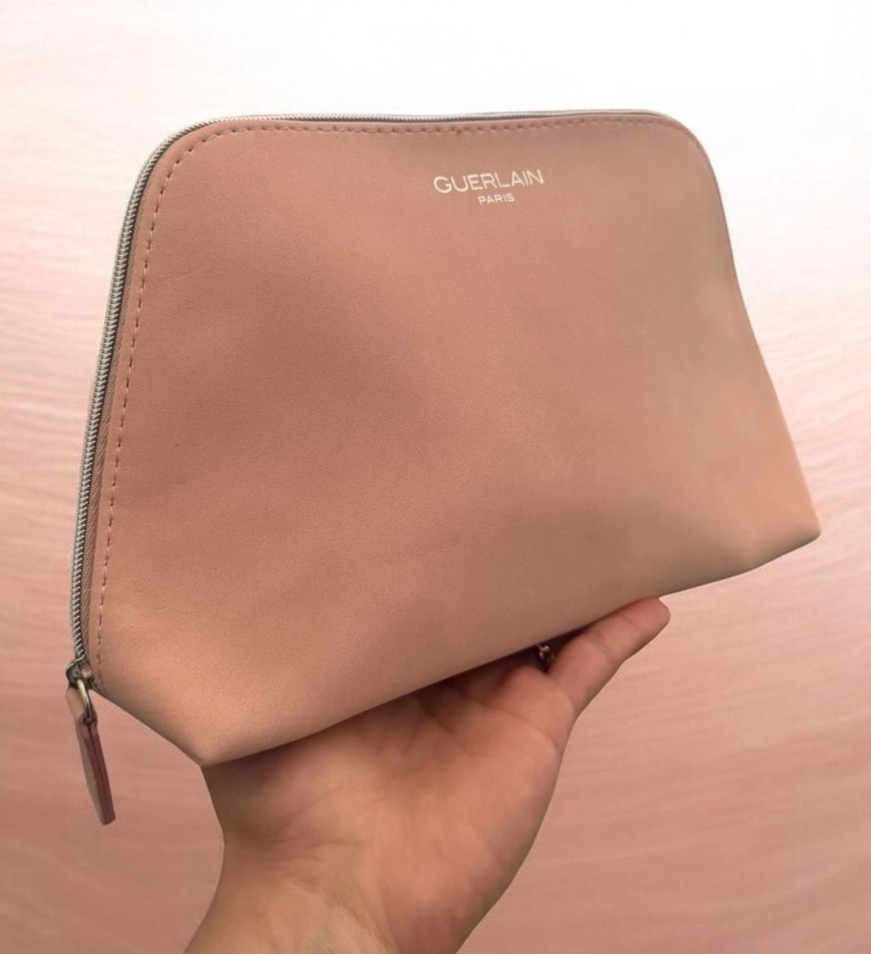 Guerlain Custodie per cosmetici: Pochette Guerlain Paris – Nuovo e nell'imballaggio originale da Châtel-St-Denis venduto da Montclair_Swiss