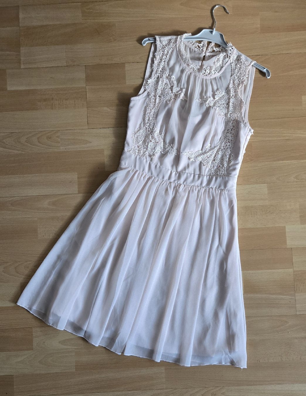Vila Kleider: Vila Abendkleid Gr. 36 mit Spitze – Neu (gemäss Beschreibung) aus Naters von Monika-K