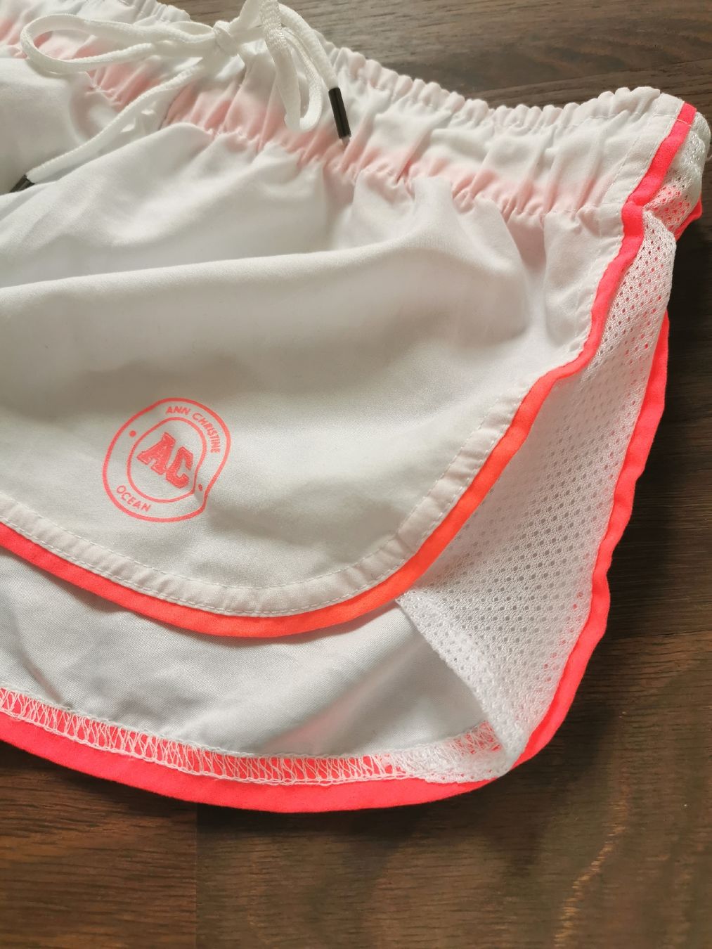 Pantaloni: Sportliche Shorts Gr. S – Usato da Obergerlafingen venduto da Sigus 2