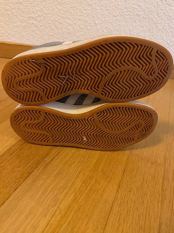 Adidas Scarpe da donna: Adidas Campus Größe 38, Farbe grau – Usato da Zürich venduto da FamilieSki 2