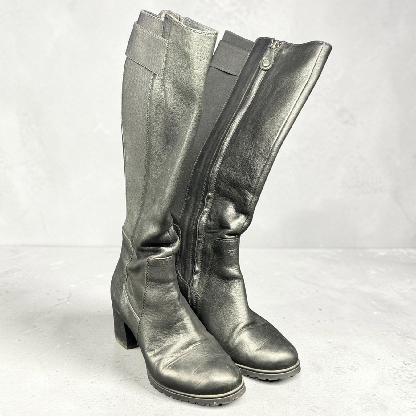 Geox Scarpe da donna: Bottes GEOX en cuir noir - Pointure 38 – Usato da Morges venduto da deco.vintage
