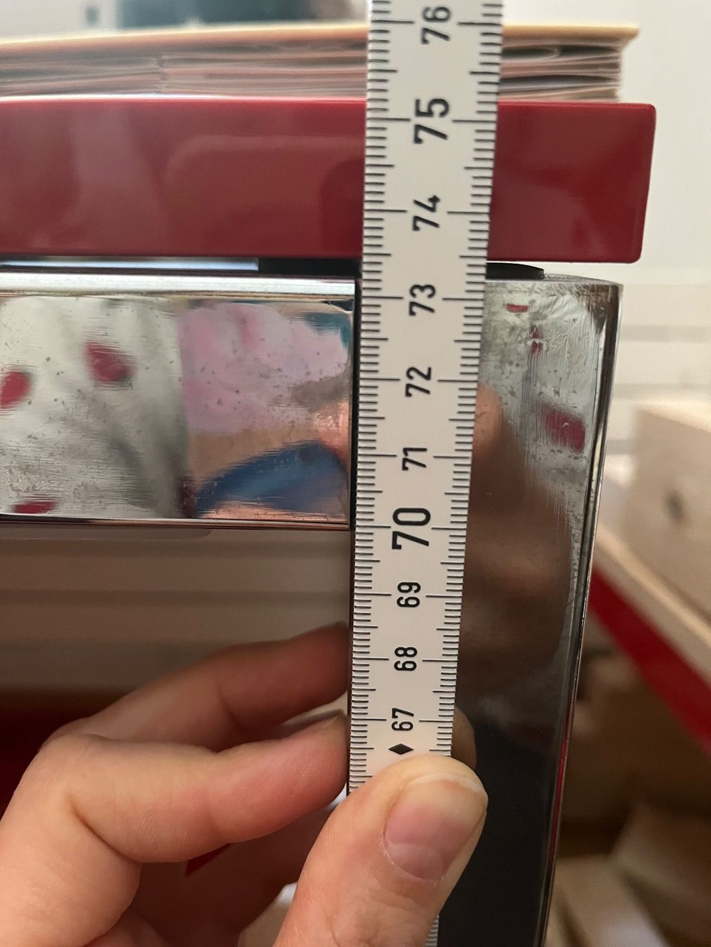 Tavoli: Moderner Esstisch mit roter Tischplatte – Usato da Fischingen venduto da nat_9qn7 3