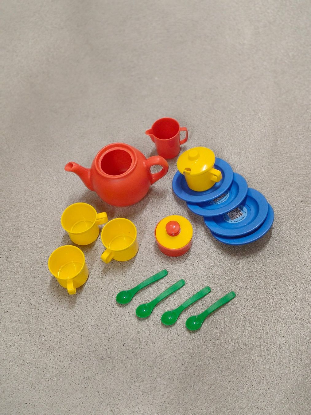 Jouets: Plastikgeschirr Spielküche – D'occasion à Bern par san_22kx