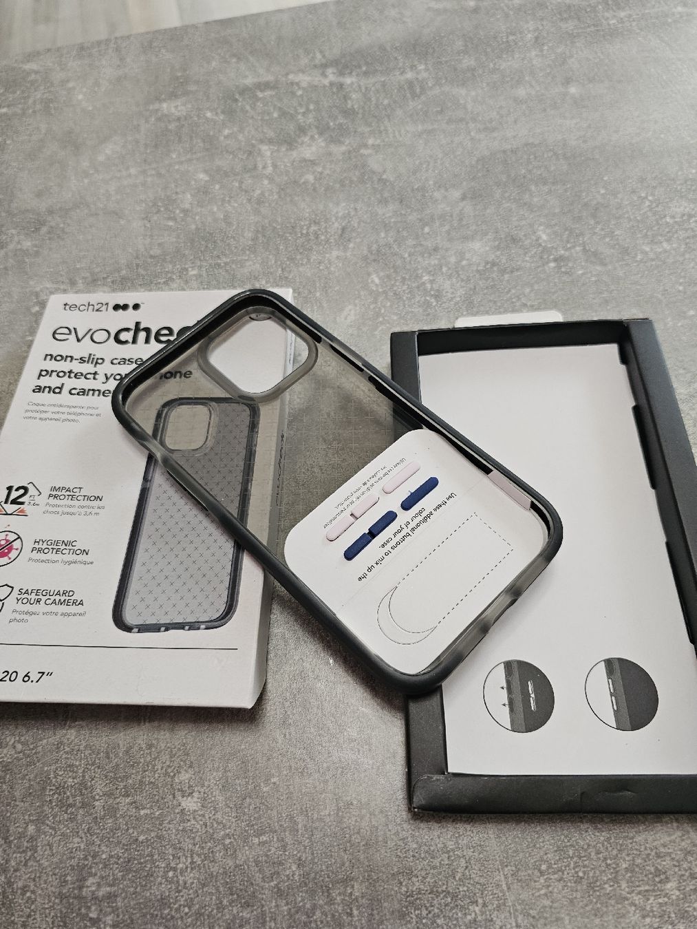 Apple Cover & Protezioni schermo: Neuwertige Tech21 EvoCheck iPhone Hülle 6.7" - Top Schutz – Nuovo e nell'imballaggio originale da Herzogenbuchsee venduto da tgi_rln7 1