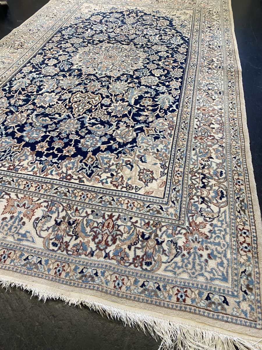 Tapis: Original Perser Teppich Nain mit Seide – D'occasion à Männedorf par Adamiat 3