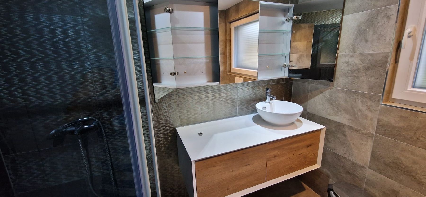 Badezimmermöbel: Badezimmerschrank – Gebraucht aus Rüdtligen von Neel6 2