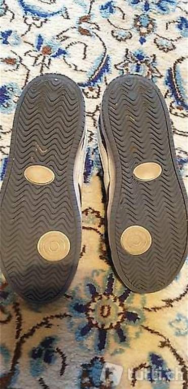 Schuhe für Jungen: Sneakers Gr. 38 atmungsaktiv  – Gebraucht aus Gamprin von man_j9fr 2