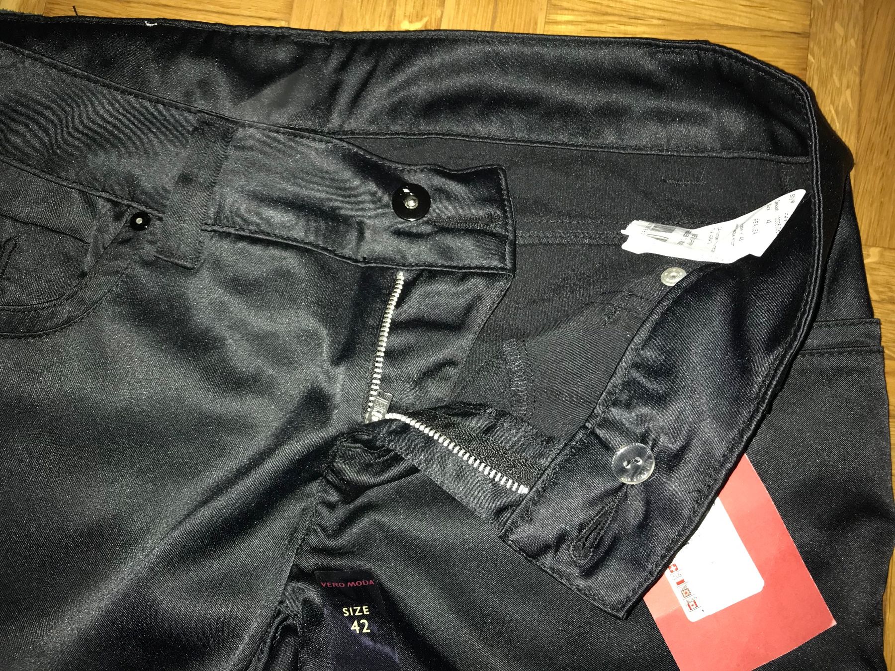 Vero Moda Pantaloni: Hose von Vero Moda Grösse 42 schwarz – Nuovo (secondo la descrizione) da Emmenbrücke venduto da Hathor123 6