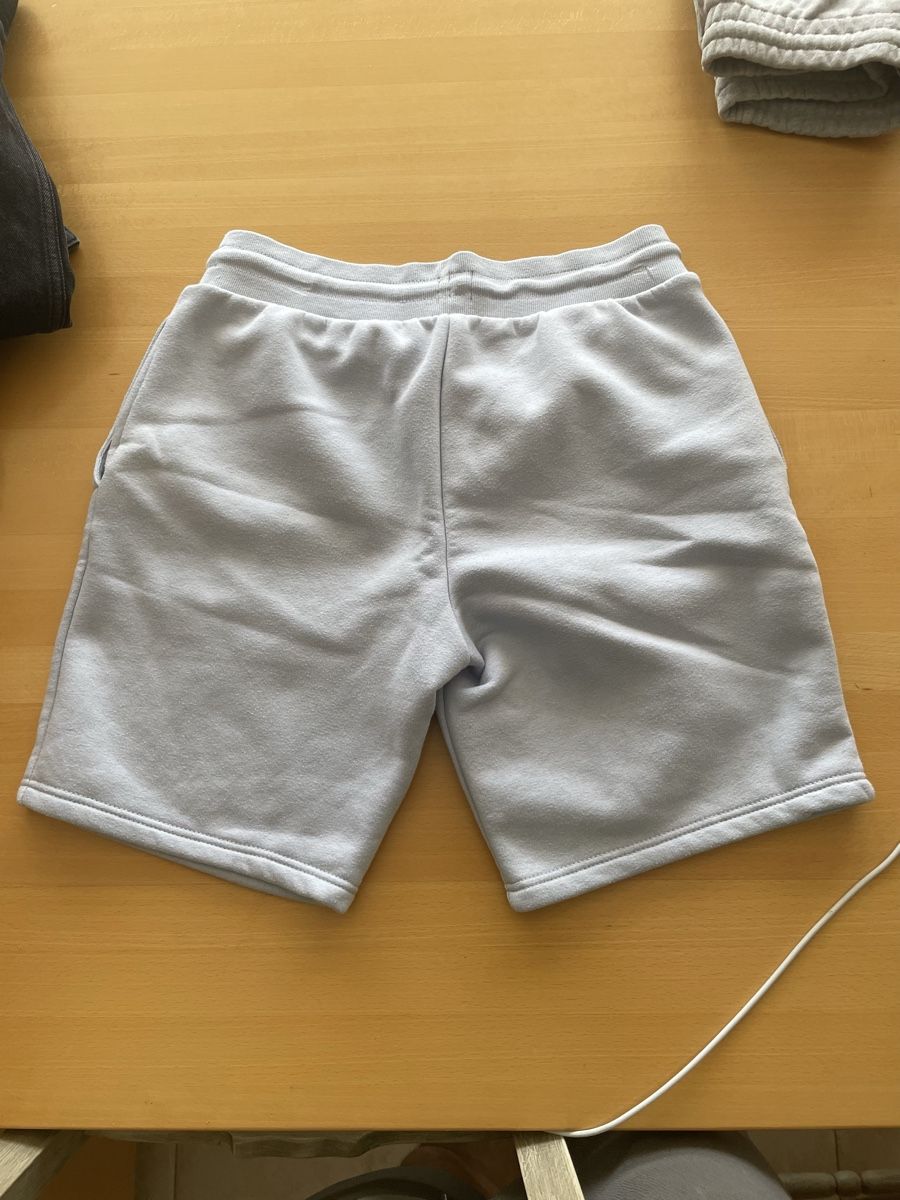 Pantaloni: Short molleton gris clair logo brodé River Island – Nuovo (secondo la descrizione) da Bussigny venduto da Z.seller 3