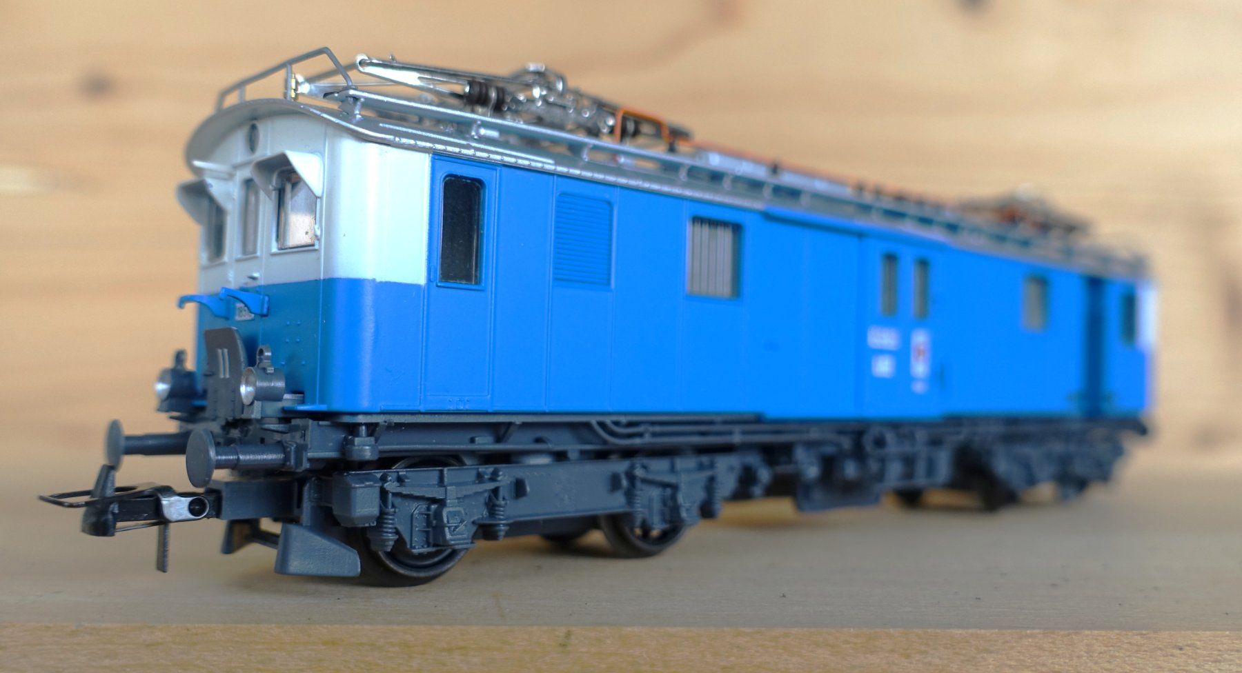 Roco Modellini di ferrovie: SBB-CFF Fe 4/4 - Roco Art. 43631, DC analog. – Usato da Horw venduto da SwissSteamMemories 2