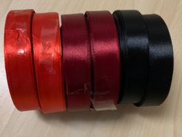 6 Rollen Satinband in 3 versch. Farben, 20mm breit