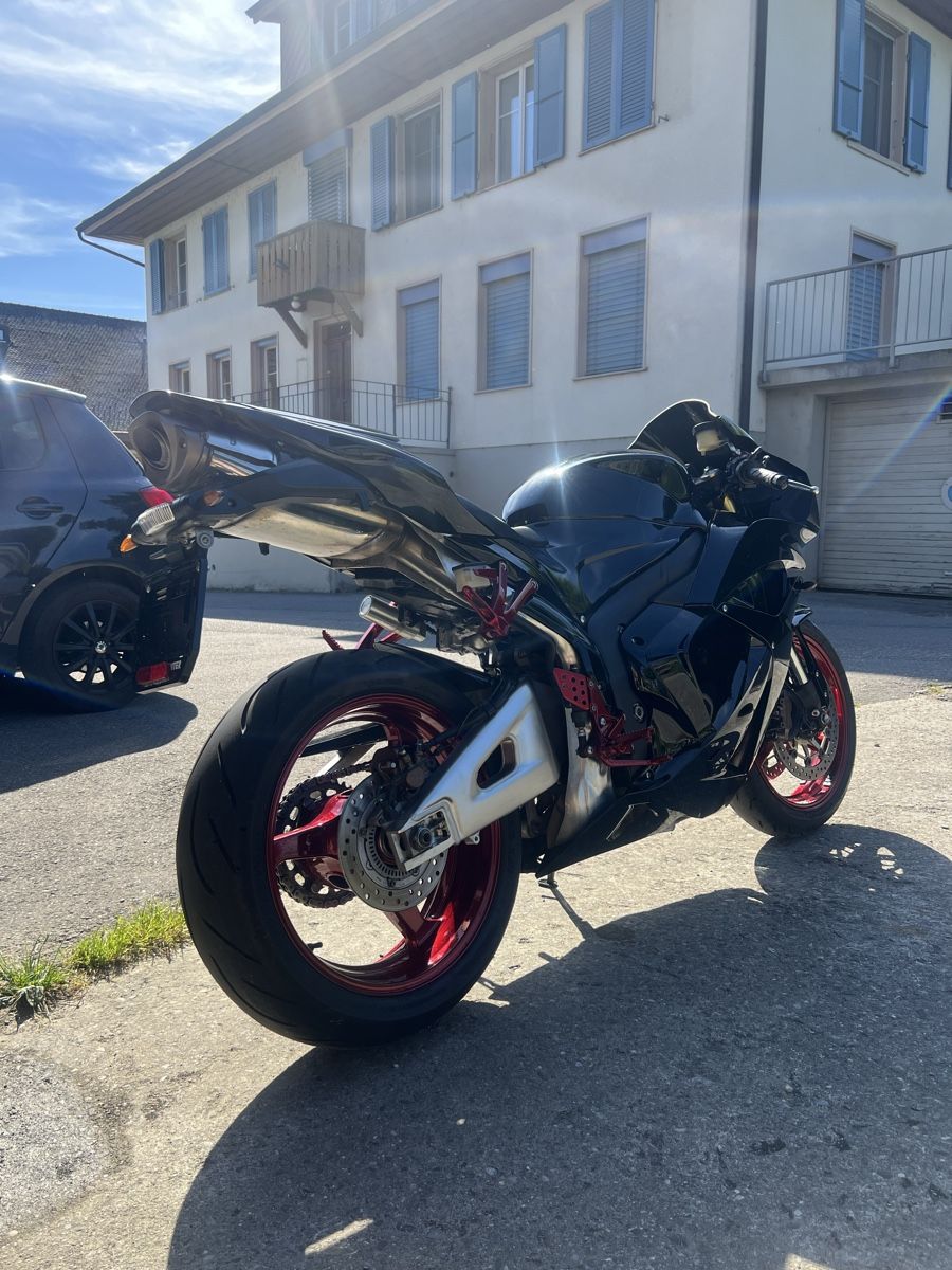 Honda Strada: Honda CBR 600 RR ABS – Usato da Hermrigen venduto da Snickers29 1