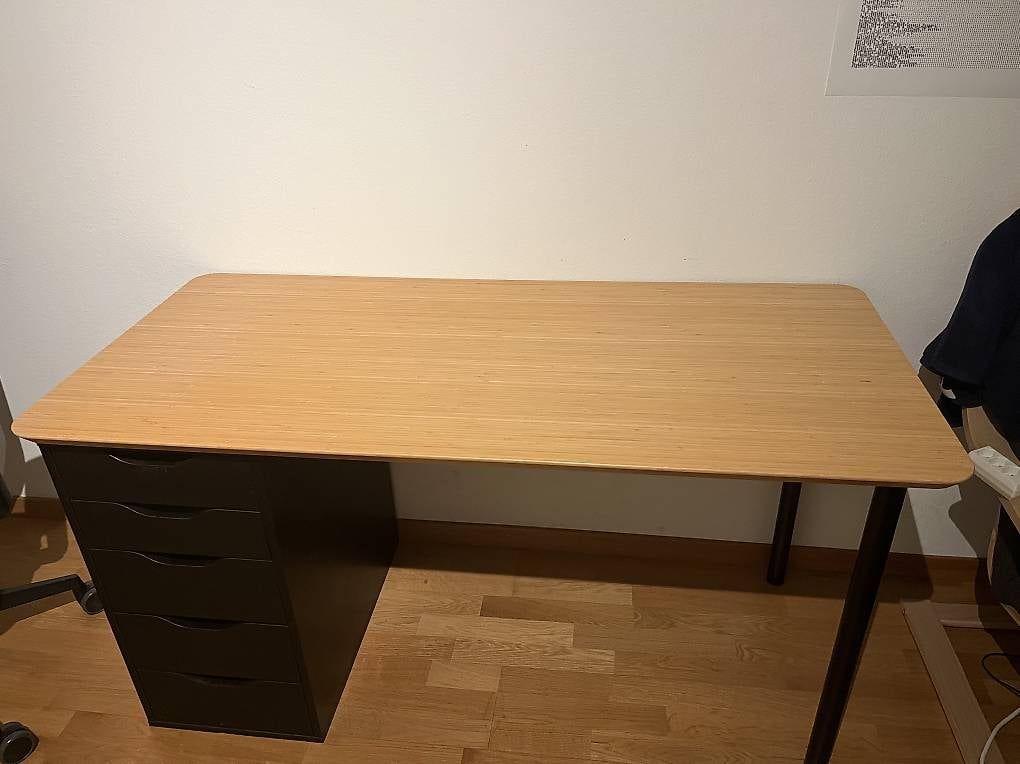 Scrivanie: Bureau avec caisson / Schreibtisch – Usato da Dübendorf venduto da art_kzz8 1
