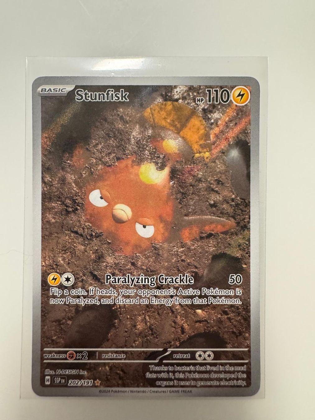 Pokémon Carte collezionabili: Stunfisk | Illustration Rare | SSP 202/191 | EN – Usato da Spreitenbach venduto da Snacky96 2