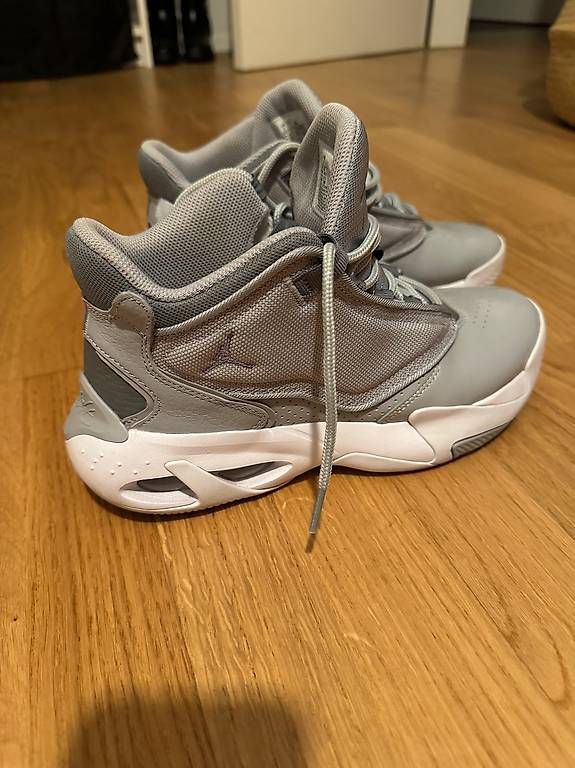 Herrenschuhe: Jordan Max Aura 4 – Gebraucht aus Belp von pab_l6w5
