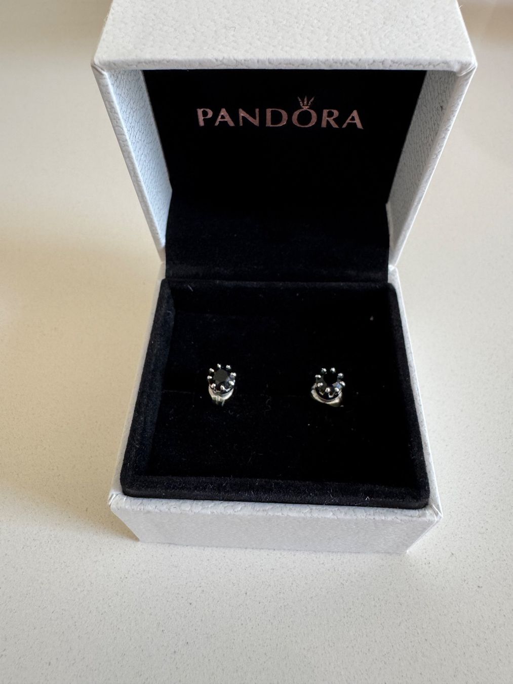 Pandora Orecchini pendenti & Orecchini a lobo: Pandora Ohrstecker silber/schwarz – Usato da Zürich venduto da sel_w5sd