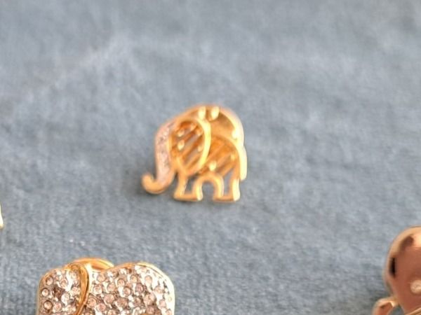 Placchette & Badge: Pins 9x Eléphants doré – Usato da Romanel-s-Lausanne venduto da Jedermann01 5