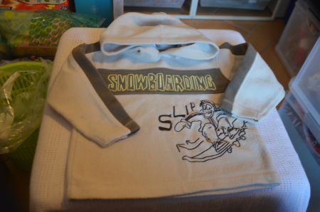 TAILLE 98 - SWEATSHIRT
