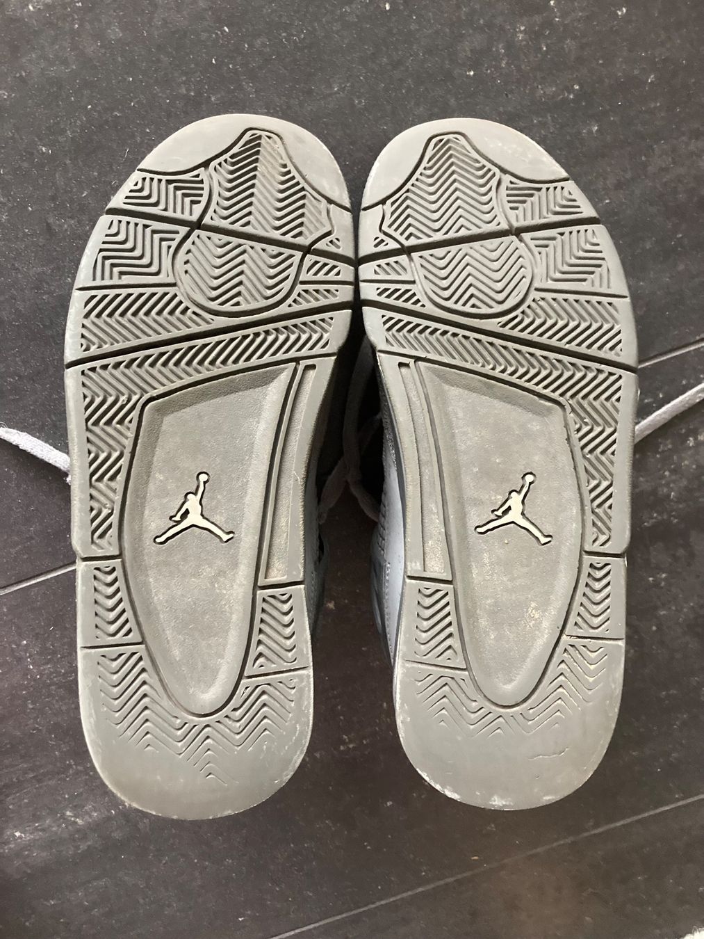 Jordan Herrenschuhe: Nike Air Jordan 4, grau, Retro, Gr. 41 – Gebraucht aus Bachenbülach von poschte22 3