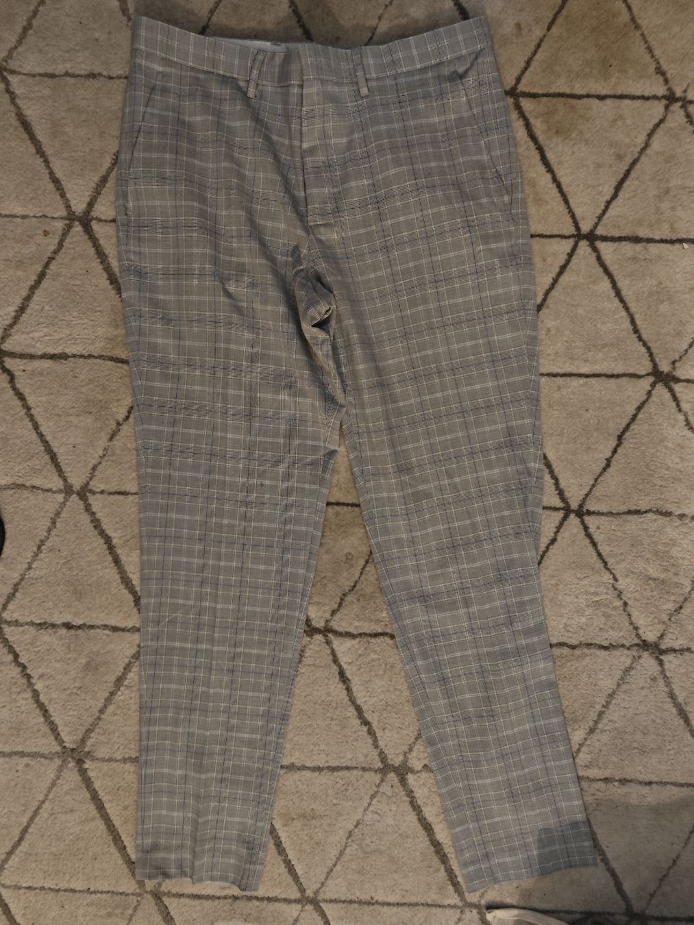 Hosen: Stoffhosen Grösse M & L – Neu (gemäss Beschreibung) aus Sissach von Siraiwan 3
