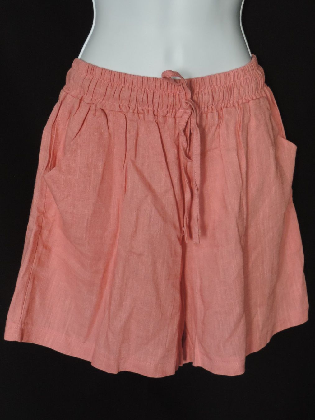 Pantalons: short rose – D'occasion à Genève par Axelle333 2