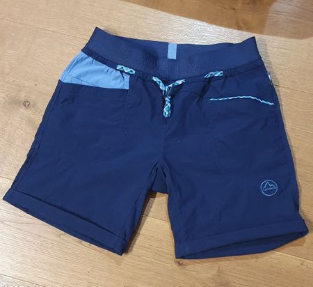 SHORTS 40/42 , Dehnbar elastisch..