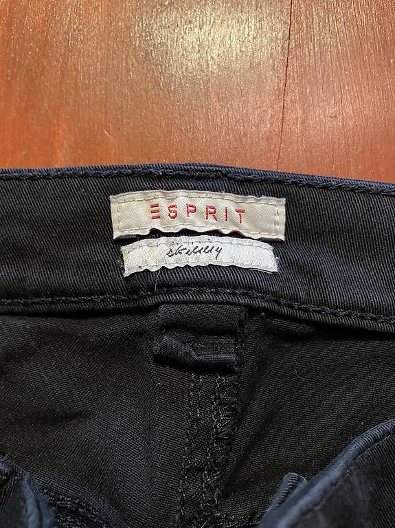 Esprit Jeans: Capri Jeans von Esprit, Grösse 36 – Usato da Rüschegg Heubach venduto da sharky81 2