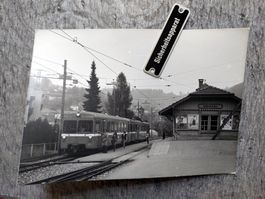 WSB Bahnhof Gränichen mit Personenzug - Foto