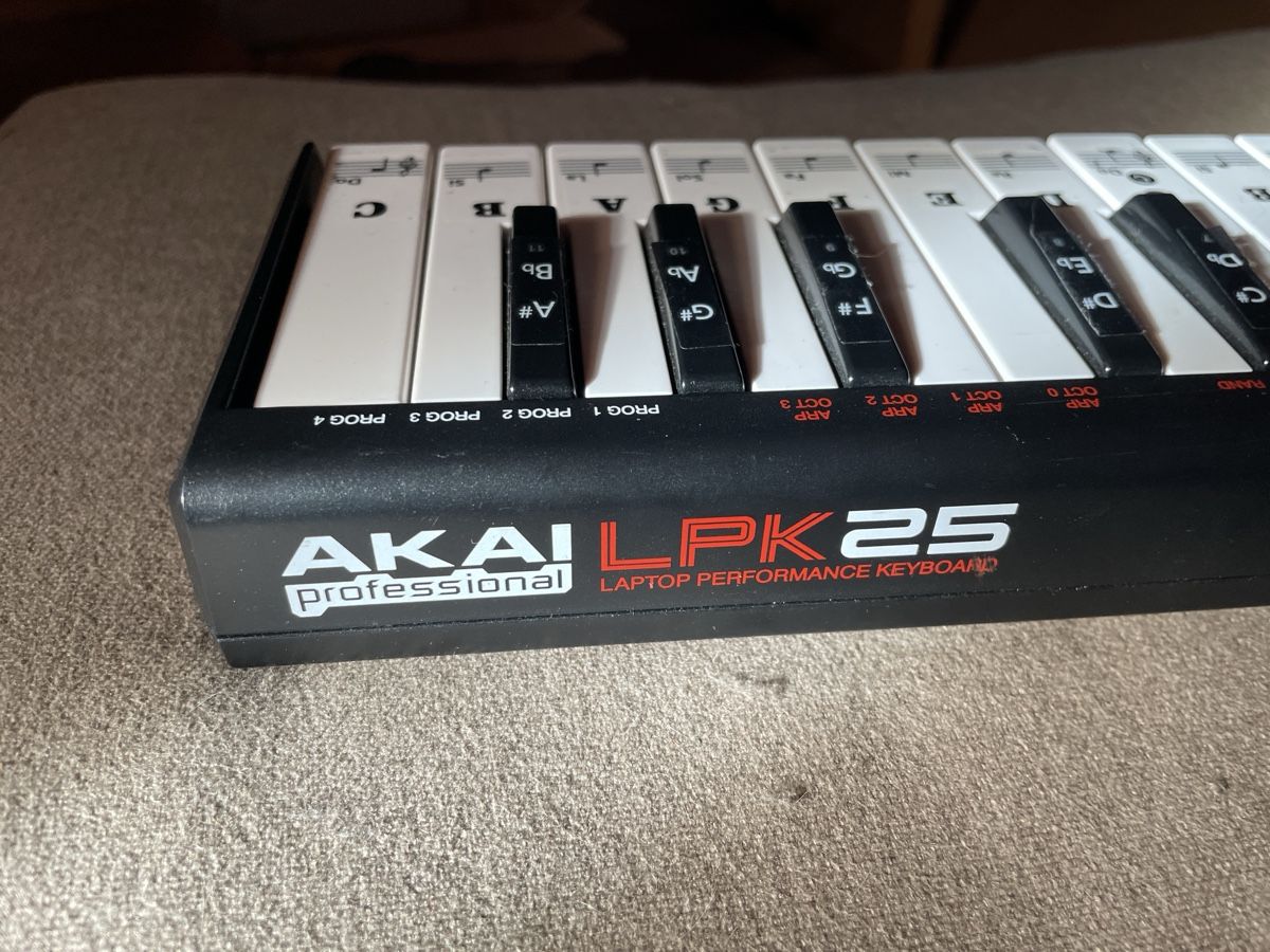 Akai Instruments de musique: AKAI LPK25 Laptop Performance Keyboard USB – D'occasion à Herzogenbuchsee par MOTIVWERK_CH 2