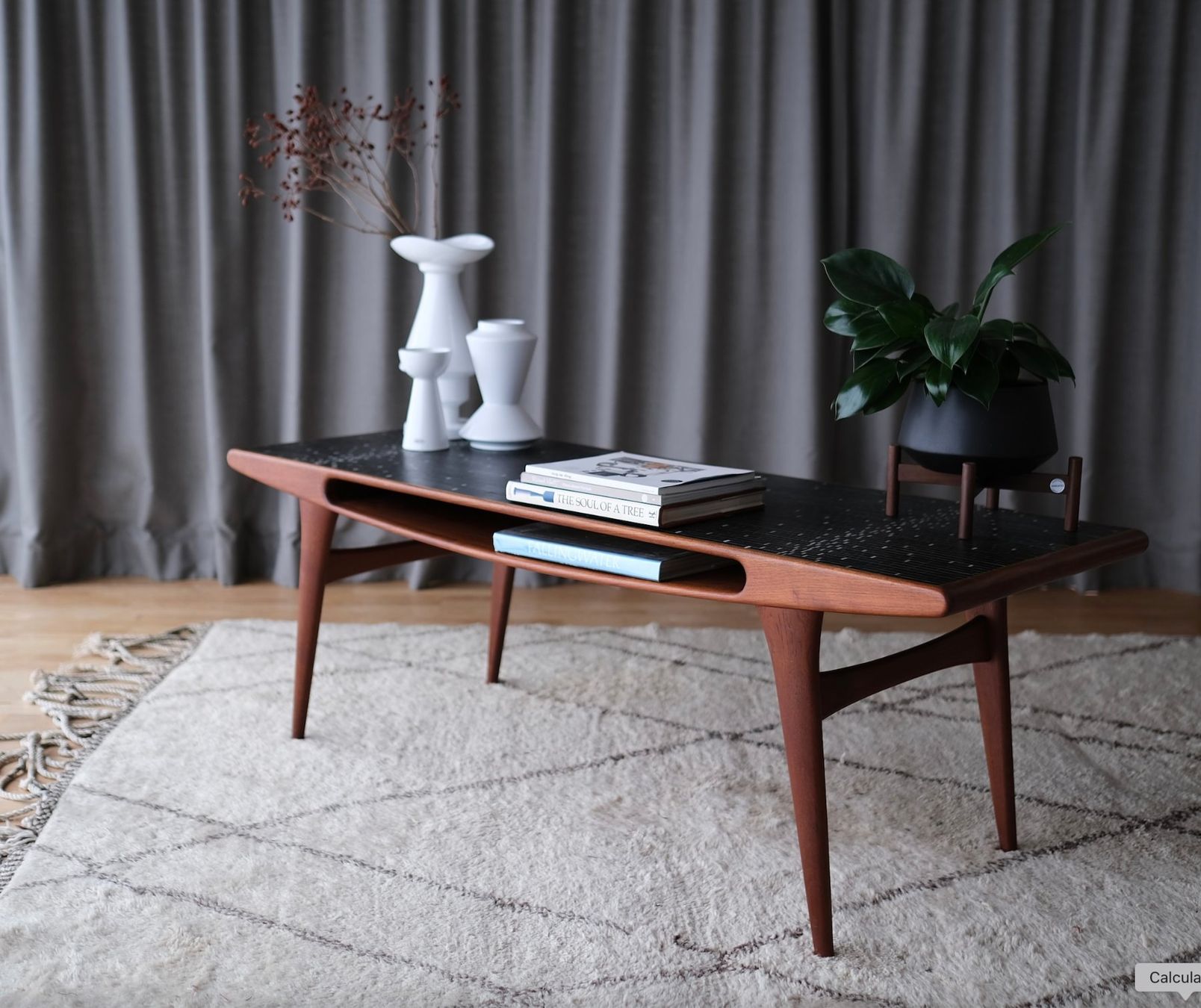 Tavoli: Large teak "smile" coffee table, Denmark 1960,s – Usato da Bern venduto da Zmodern_VIN 2