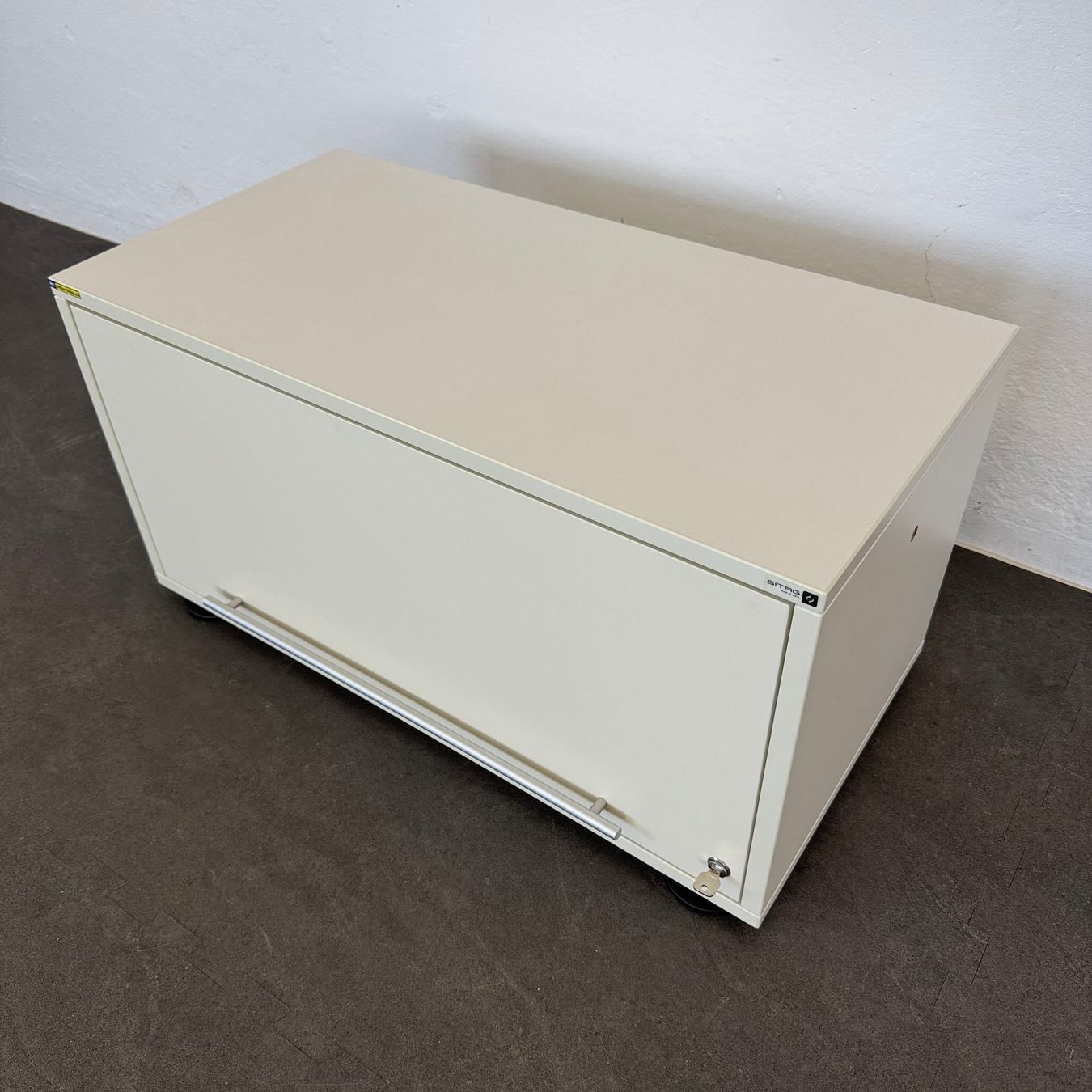 Armadi: Sitag MCS Sideboard Modul mit Klappe - mit Schlüssel – Usato da Schönenwerd venduto da mcofficeshop 4