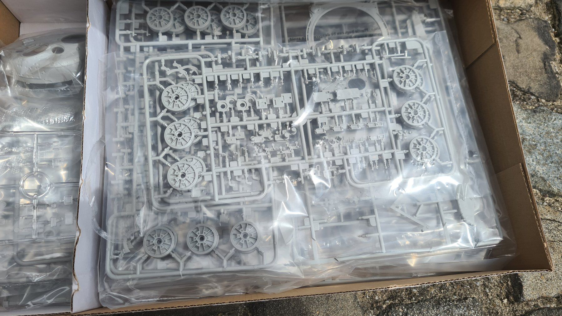 Modellbausätze & Standmodelle: 1:35 T-72 B - Trumpeter 05598 – Neu (gemäss Beschreibung) aus Bassersdorf von jackbmw 5