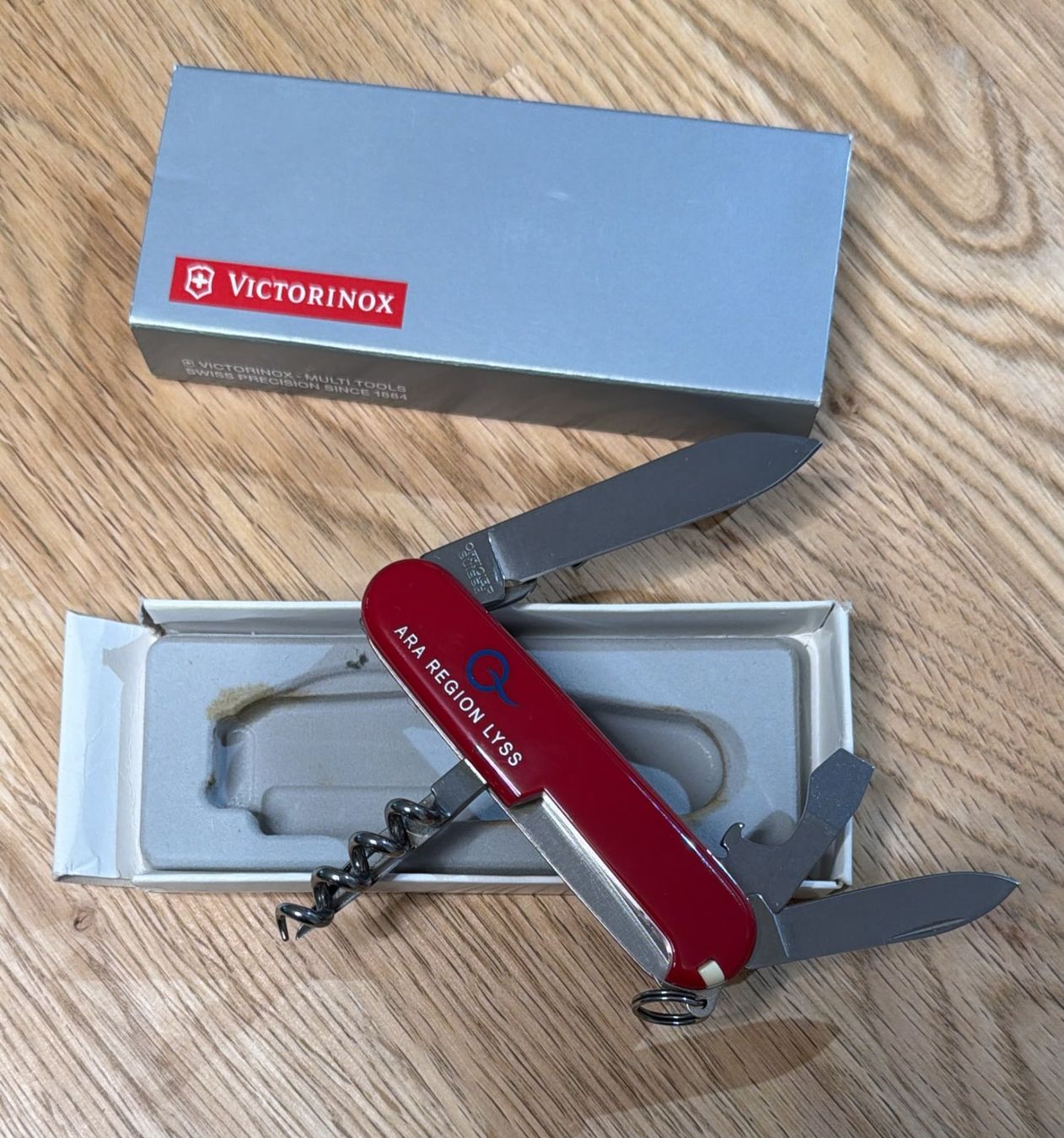 Victorinox Coltelli tascabile: VICTORINOX SACKMESSER ARA REGION LYSS – Nuovo e nell'imballaggio originale da Zürich venduto da Frei-Occasionen 2