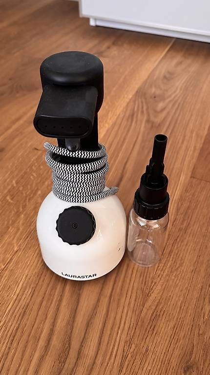 Laurastar Ferri da stiro: Laurastar Dampf Steamer IGGI – Usato da Flamatt venduto da Birn3nbaum 1