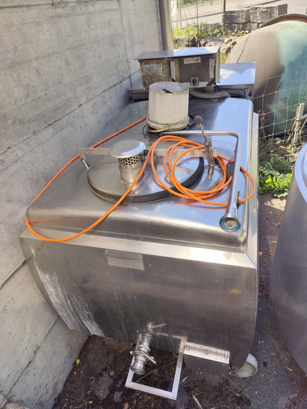 Tecnica di mungitura: Rahmtank mit Kühlung 800l – Usato da Istighofen venduto da Nicolepeter70