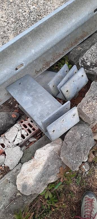 Sonstige antike Technik & Geräte: Massive Strassenleitplanke – Gebraucht aus Lostorf von Mapasa5 4