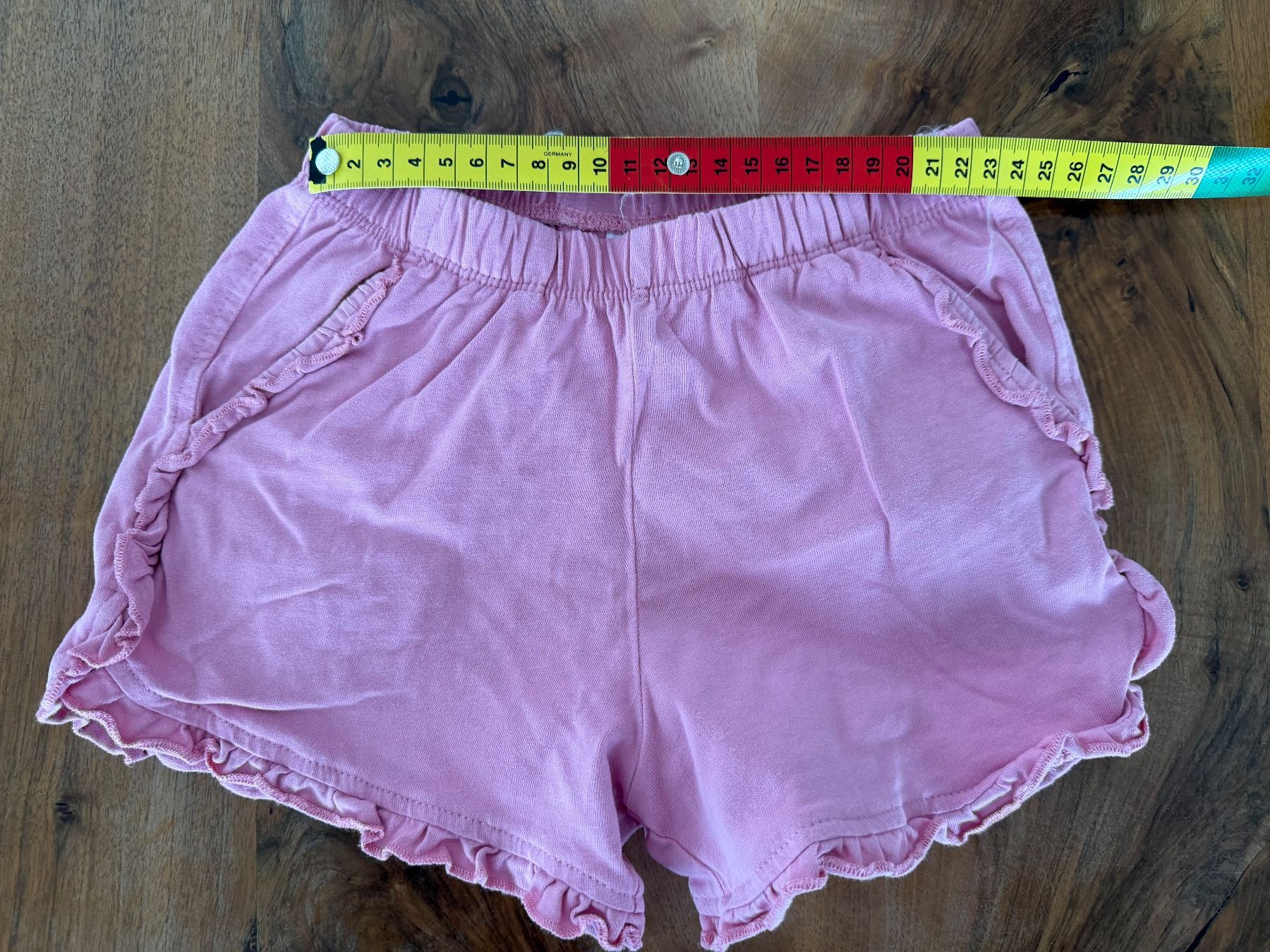 Next Pantaloni: Shorts von Next, Grösse 98 – Usato da Haslen AI venduto da s176 3