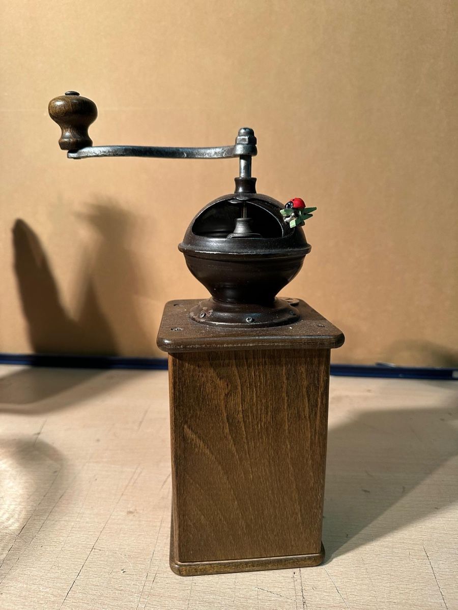 Elettrodomestici da cucina: Vintage Wooden Coffee Grinder - Rustic Kitchen Decor – Usato da Lausanne venduto da vas_cdb2 1