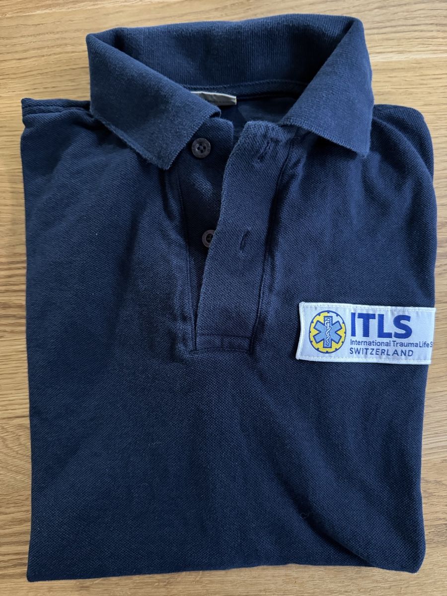 Switcher Lotti di vestiti: Fleecejacken und T-Shirts – Usato da Flums venduto da Sani81