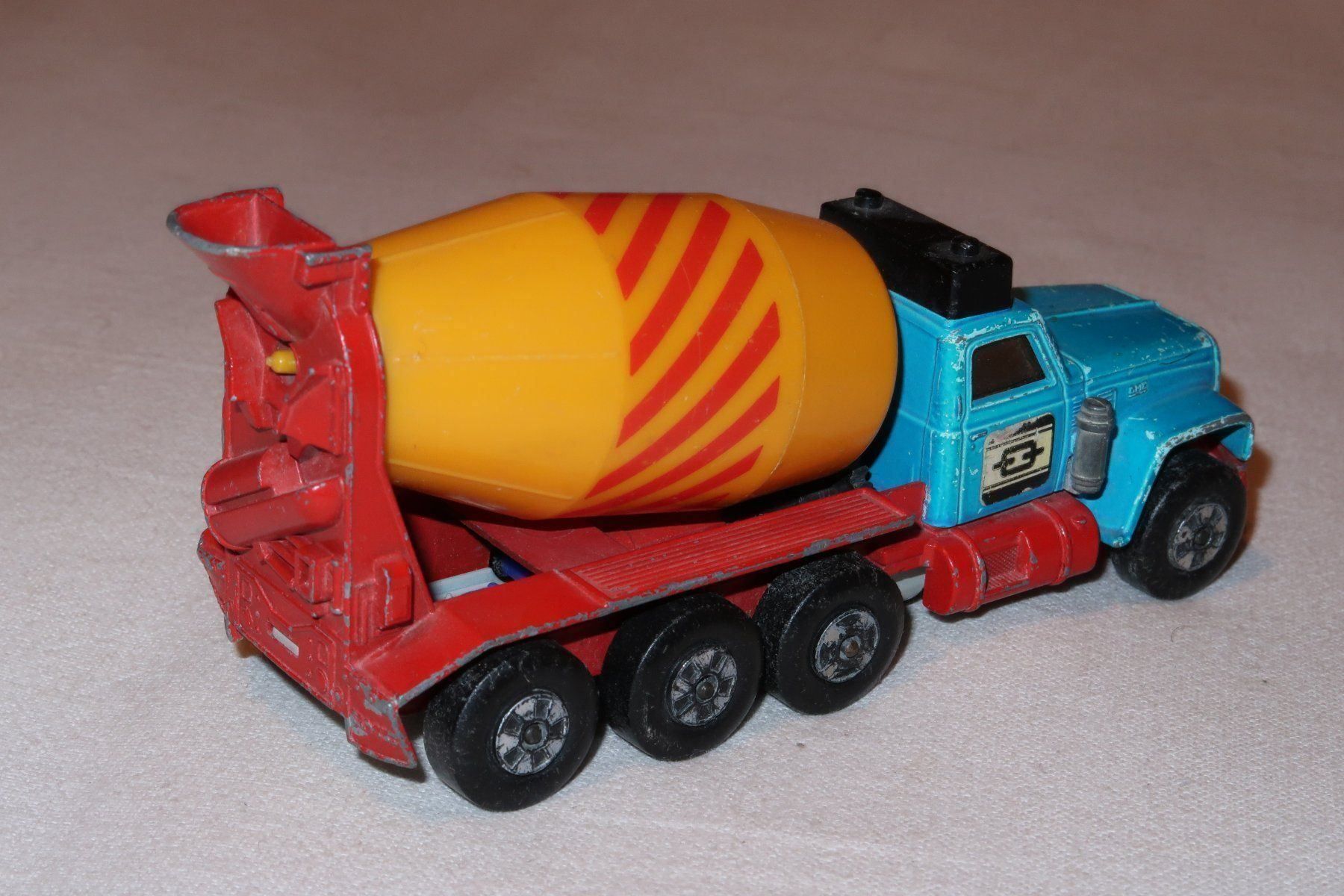 Matchbox Modellini d'auto: Matchbox Super Kings K-6 Cement Mixer – Usato da Muttenz venduto da Laeckerlihamschter 1