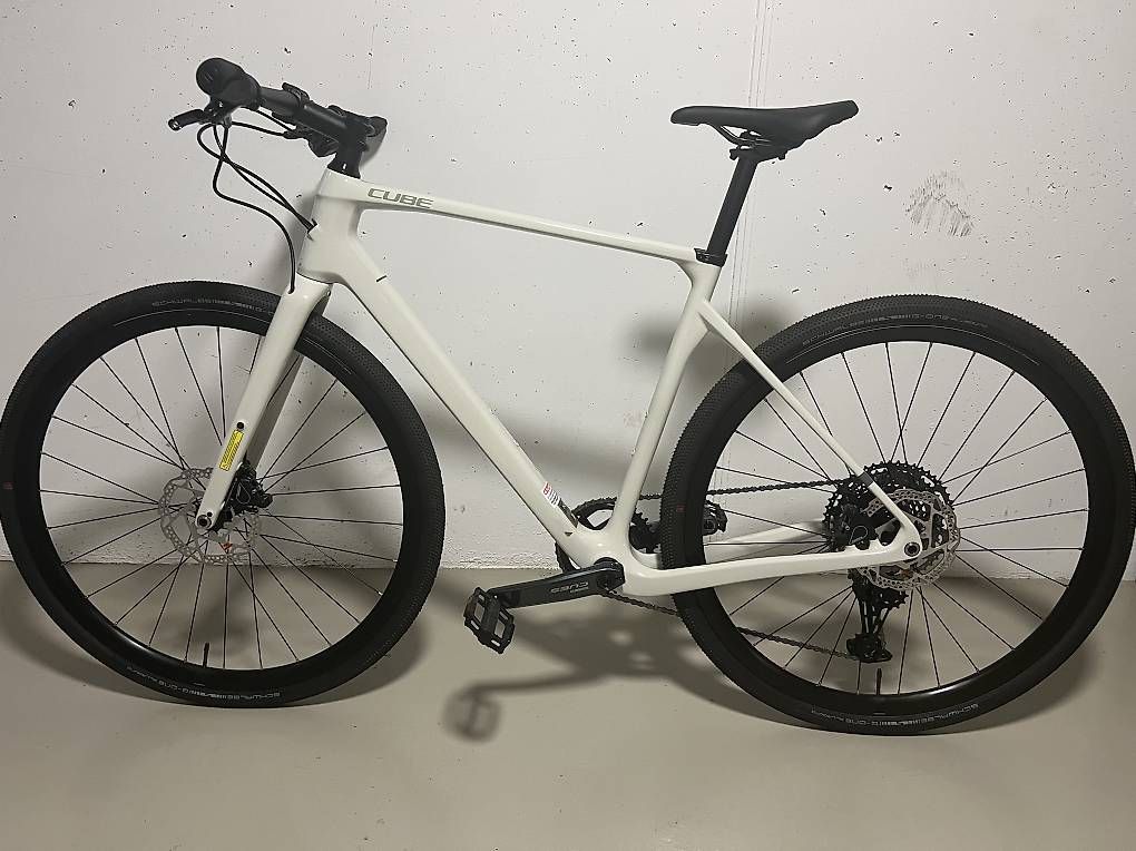 Cube Velos: Cube cadre carbone Neuf – Gebraucht aus Genthod von mateolow