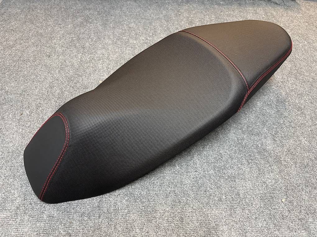 Tutti pezzi di ricambio per scooter: Selle Honda PCX  – Usato da Genève venduto da Bellameccanica