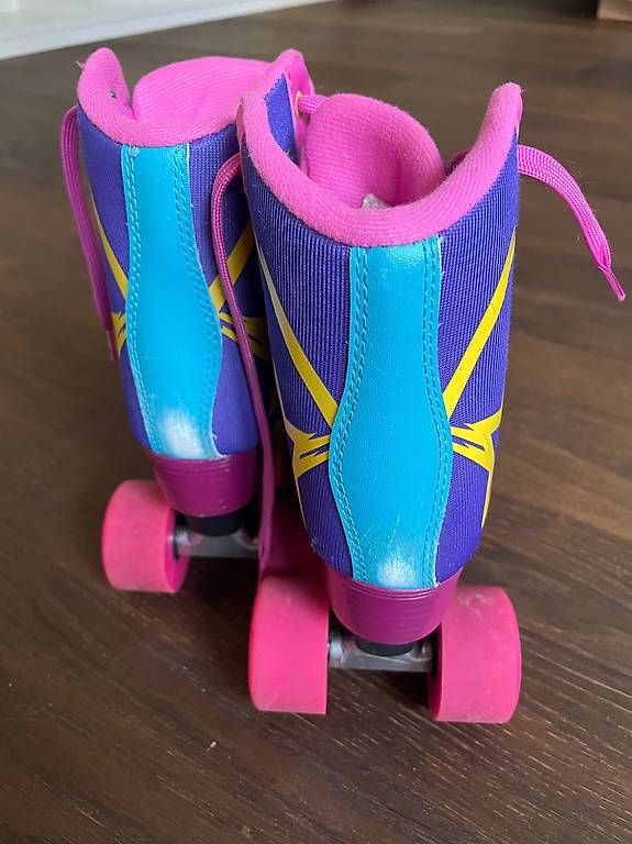 Patins à roul. & inline: Rollschuhe Bliss Gr. 33 – D'occasion à Muri b. Bern par dindlerothler 1
