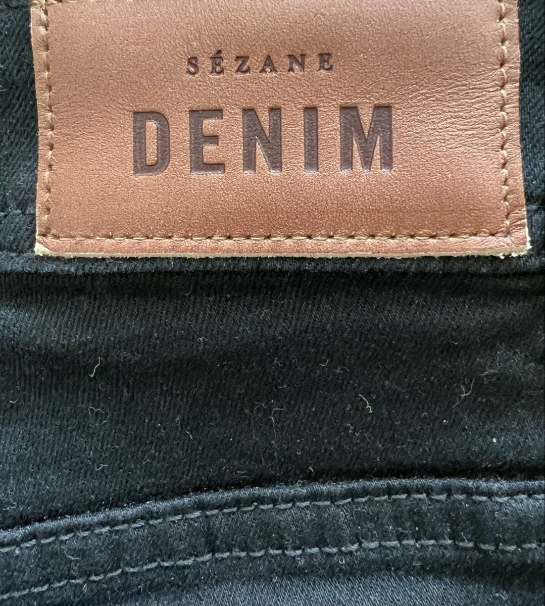 Sezane Jeans: Sezane, Jean noir, Taille 36 – Nuovo (secondo la descrizione) da Neuchâtel venduto da Fredoue