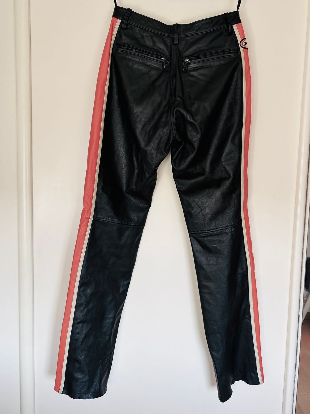 Harley-Davidson Pantaloni: Harley Davidson Damen Lederhose Gr 38/W – Usato da Basel venduto da migger 2