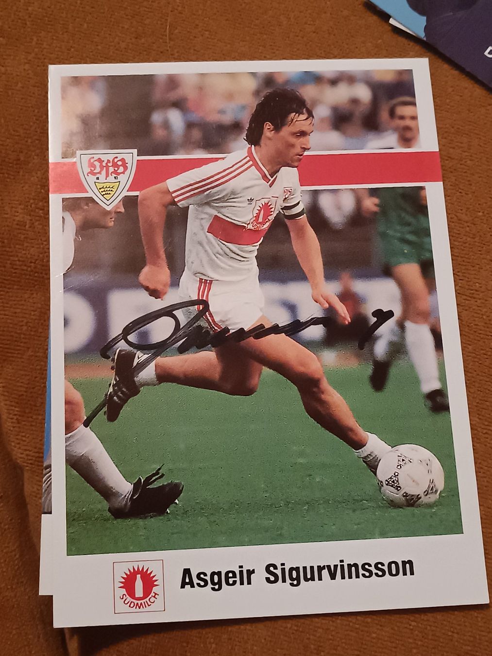 Autografi: Asgeir Sigurvinsson – Usato da Menziken venduto da Artographs
