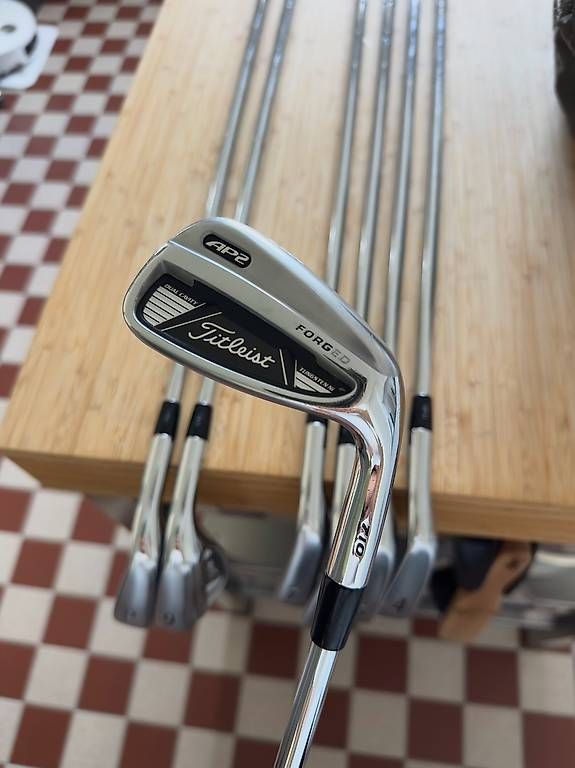 Titleist Schläger & Sets: Titleist AP2 710 Eisensatz 4PW | Dynamic Gold R300 – Gebraucht aus Zürich von Denson_7 1