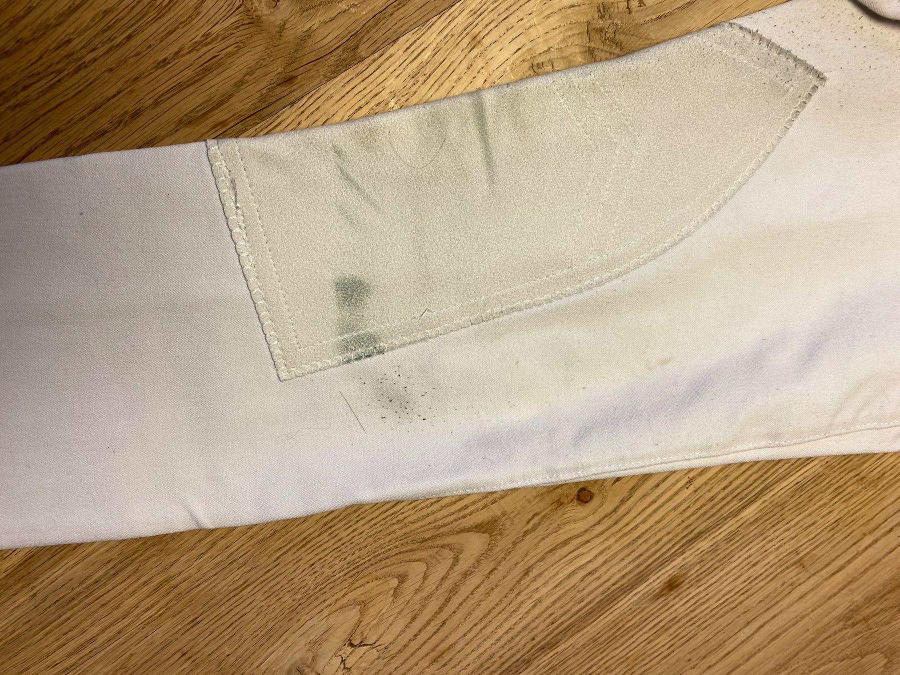Pantaloni: Weisse Reithose von Equilibre, Gr. 34 – Usato da Bourguillon venduto da Jemalu 2