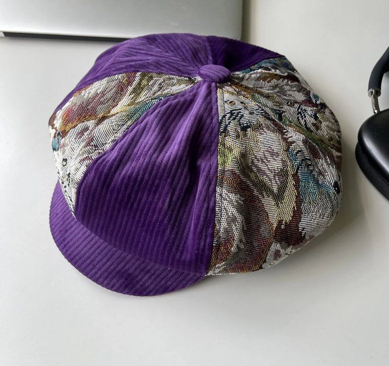 Copricapi, berretti & cappellini: Retro patchwork beret cap Lila - Casquette béret – Nuovo e nell'imballaggio originale da Lausanne venduto da FASHION-WORLD-SHOP